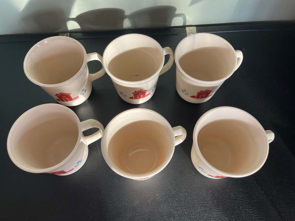 Set of 6 Vintage Tienshan Country Heart and House Stoneware Coffee Mugs - Picture 3 of 5